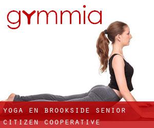 Yoga en Brookside Senior Citizen Cooperative